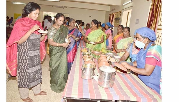 202204301412589927_Tamil_News_PUDUKOTTAI--NEWS--COOKING-COMPETITION-FOR-NUTRITION-STAFF_SECVPF_05_07_2022_05_20_2022