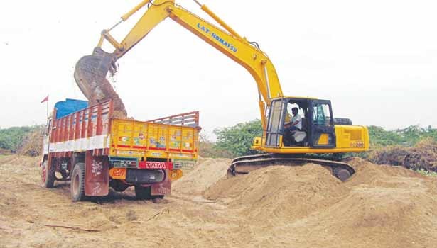 201711022227504822_Sand-quarry-Reopening-loading-of-trucks-started_SECVPF_com